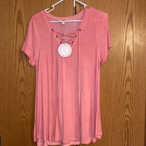 Cross neck tee
